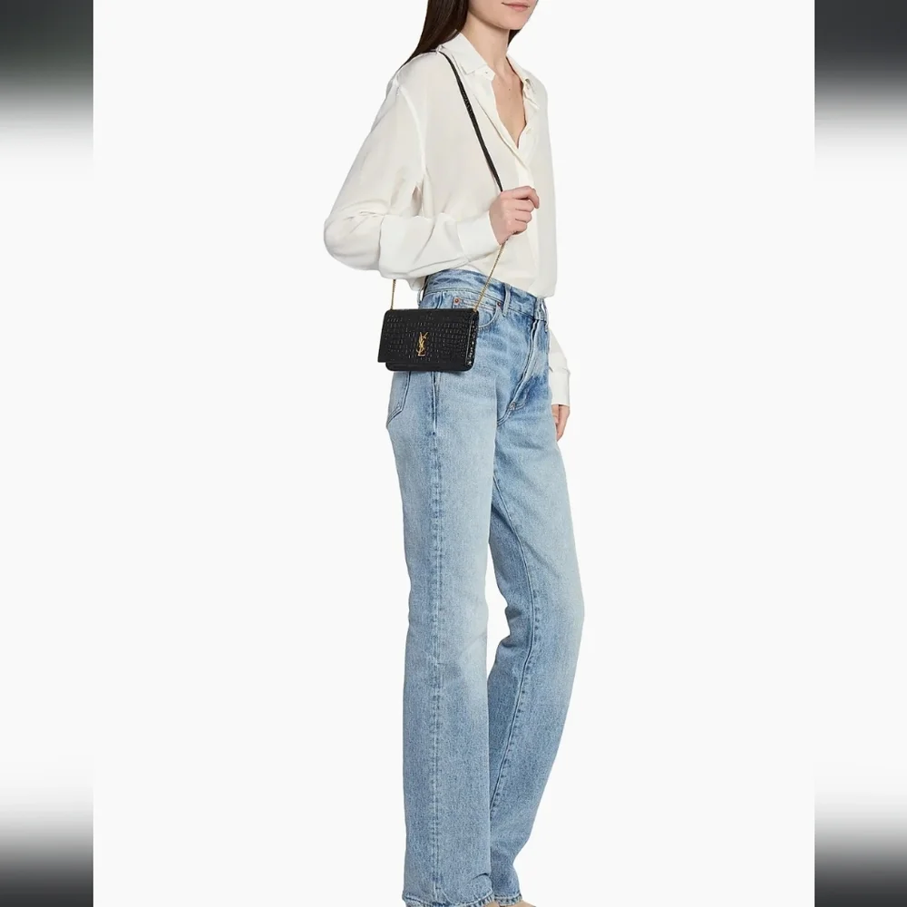 YSL SAINT LAURENT CASSANDRE PHONE HOLDER W/ STRAP IN CROCODILE-EMBOSSED LEATHER - Picture 3 of 16